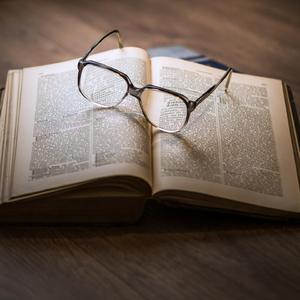 日亚州女人逼好叙服
